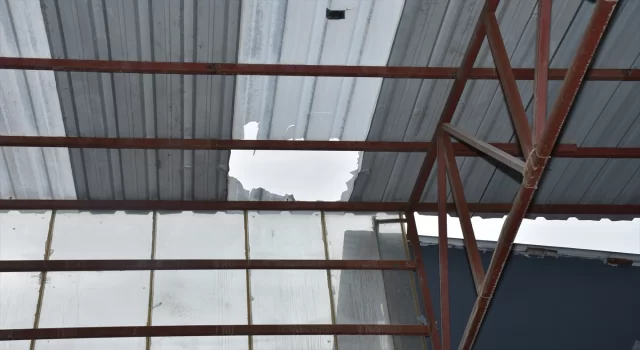 Gümüşhane’de çatıdan düşen işçi ağır yaralandı