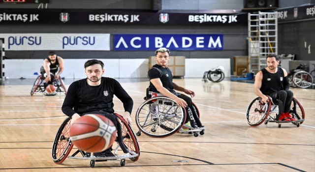 Beşiktaş Tekerlekli Sandalye Basketbol Takımı, taraftarlarla buluştu