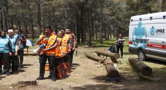 Deprem bölgesinde personel UMKE ekipleri tatbikat yaptı