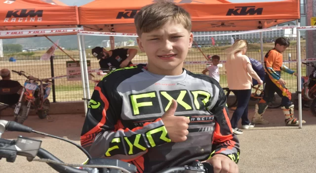 12 yaşındaki motokrosçu Efe Okur’un gözü şampiyonluklarda