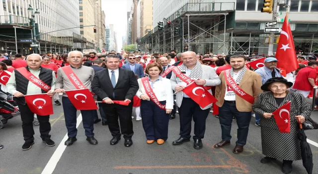 ATO heyeti, ”Geleneksel New York Türk Günü Yürüyüşü”ne katıldı