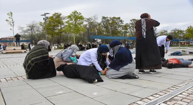 Van’da öğrenciler ve akademisyenlerin İsrail’e yönelik protesto eylemleri devam ediyor