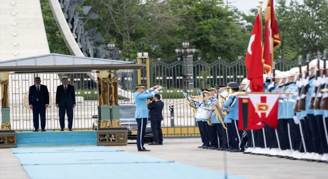 Cumhurbaşkanı Erdoğan, Romanya Başbakanı Ciolacu’yu resmi törenle karşıladı