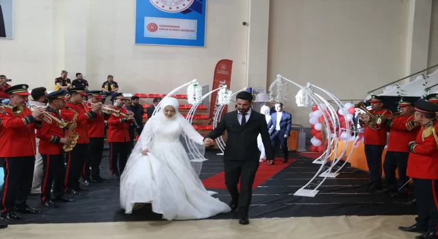 Diyanet İşleri Başkanı Erbaş, Kahramanmaraş’ta 100 çiftin toplu nikah törenine katıldı: