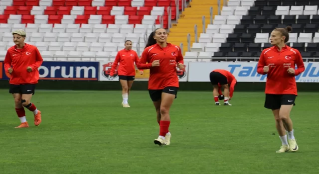 A Milli Kadın Futbol Takımı, Azerbaycan maçı hazırlıklarını sürdürüyor 