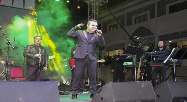 Şarkıcı Ferhat Göçer, Şırnak’ta konser verdi