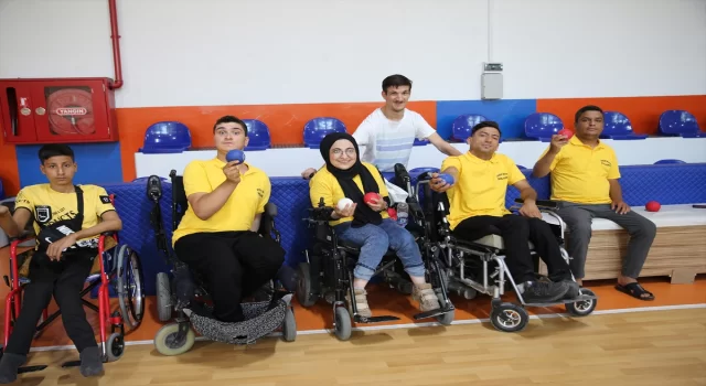 Serebral palsili Türkiye şampiyonu öğretmen Şanlıurfa’da yeni boccia sporcuları yetiştiriyor