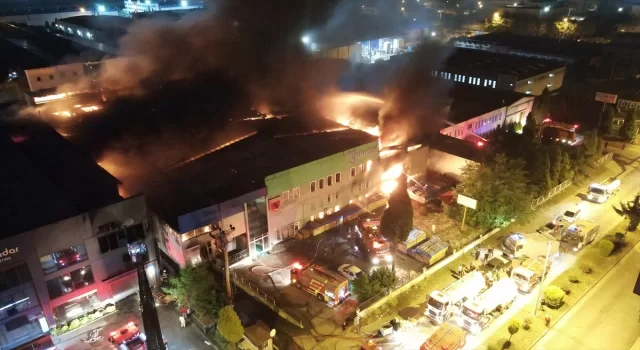 GÜNCELLEME Samsun’da yatak fabrikasında yangın çıktı