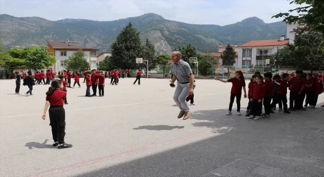 Amasya’da ”Geleneksel Çocuk Oyunları Şenliği” düzenlendi