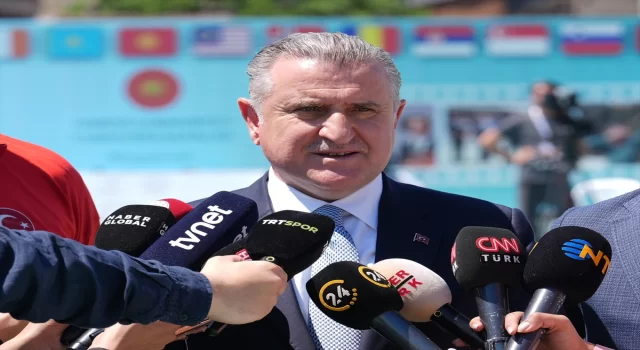 Bakan Bak, Paris 2024’te milli sporcuların başarılı olacağına inanıyor