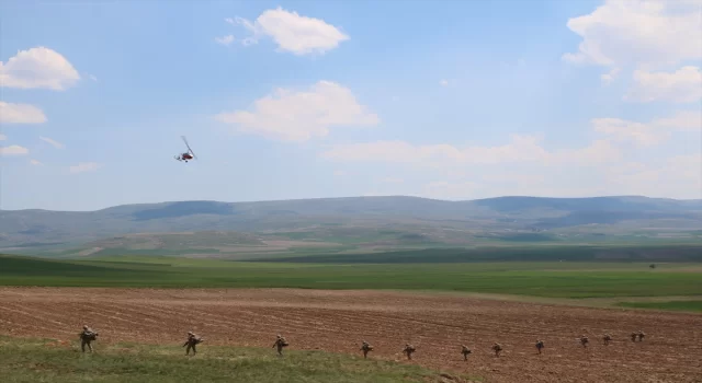 Sivas’ta jandarma ekipleri cayrokopterle denetim yaptı