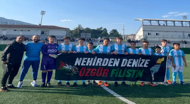 Karabük’teki 13 yaş altı futbol takımlarından Filistin’e destek