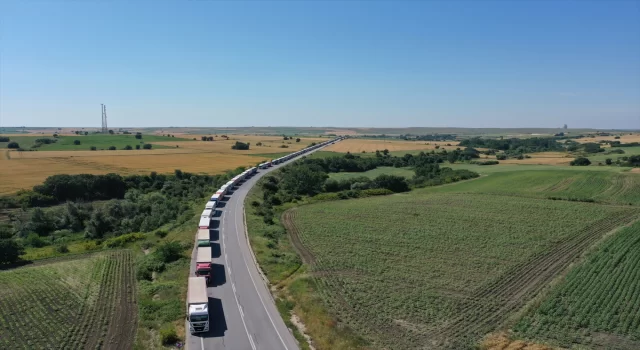 Hamzabeyli’de 24 kilometre tır kuyruğu oluştu