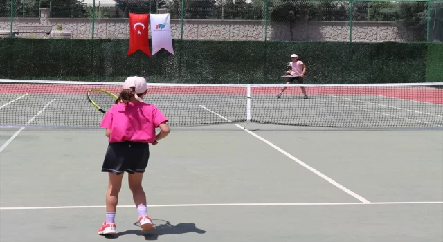 Elazığ’da 8910 Yaş Ulusal Tenis Turnuvası başladı