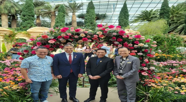 Singapur’da ”Rose Romance” gül sergisi açıldı