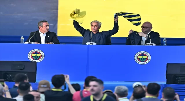 Jose Mourinho resmen Fenerbahçe’de