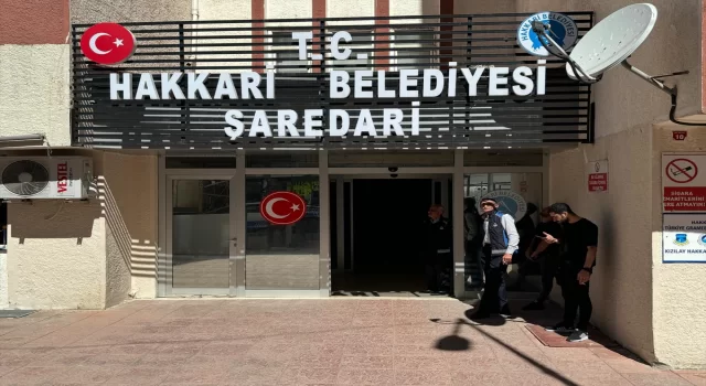 Hakkari Belediye Başkanı Akış, Van’da gözaltına alındı