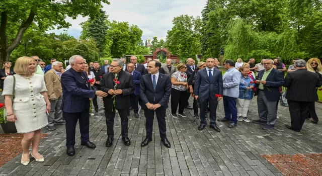 Nazım Hikmet Ran, ölümünün 61. yılında Moskova’daki mezarı başında anıldı