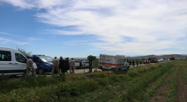 Kayseri’de eğitim uçağının işçilerin üzerine düşmemesi için yön değiştirdiği iddiası