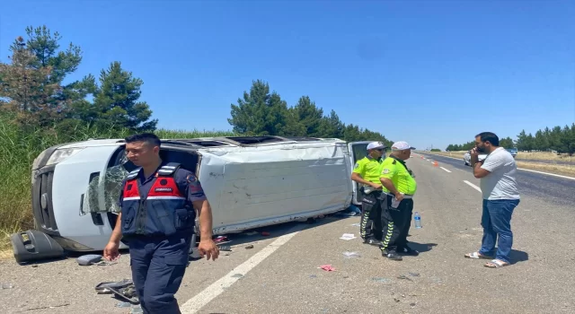 Diyarbakır’da devrilen kamyonetteki 7 kişi yaralandı