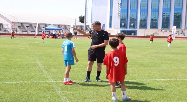 Süper Lig hakemi Özgür Yankaya, ”Mahalle Ligi”nin final maçını yönetti