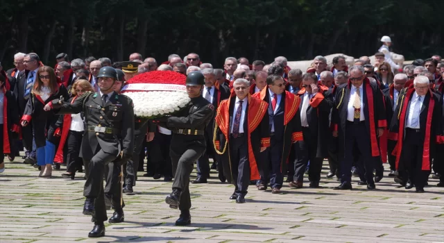 Yargıtay Cumhuriyet Başsavcısı Şentürk ve beraberindeki heyet Anıtkabir’i ziyaret etti