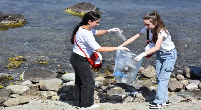 Ordu’nun turistik alanı Yason Burnu’nda çevre temizliği yapıldı