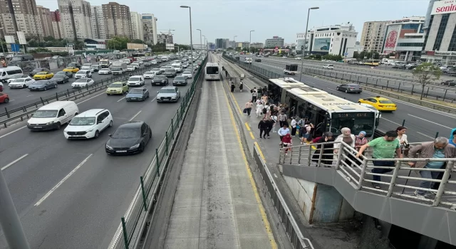 İstanbul’da haftanın dördüncü iş günü trafik yoğunluğu