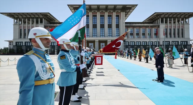 Cumhurbaşkanı Erdoğan, Özbekistan Cumhurbaşkanı Mirziyoyev’i resmi törenle karşıladı