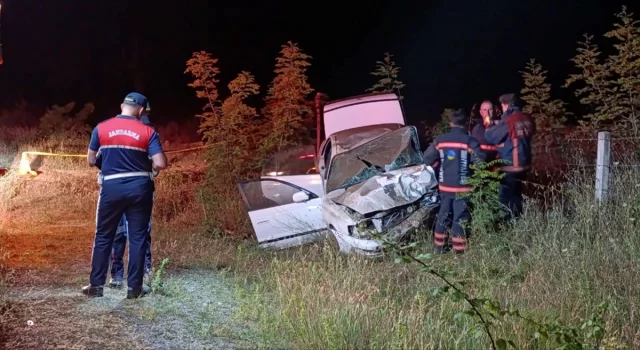 Sakarya’da devrilen otomobildeki 1 kişi öldü, 1 kişi yaralandı