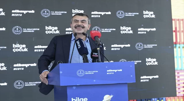 Bakan Tekin, ”Uzayda Hayat” kısa hikaye yarışması ödül töreninde konuştu: