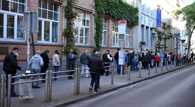 Belçika’da halk çifte seçim için sandık başında