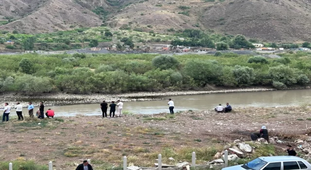 Murat Nehri’nde kaybolan çocuğu arama çalışmaları sürüyor