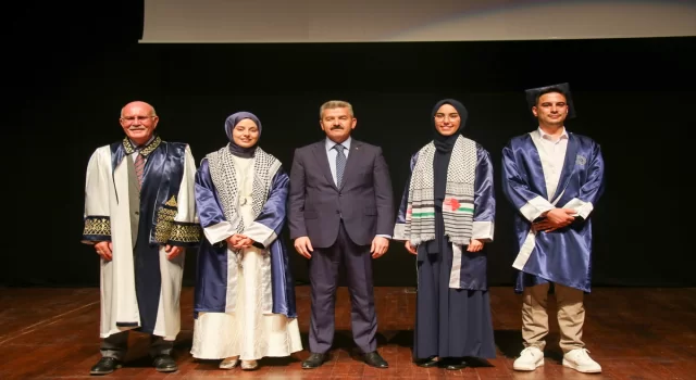 Uşak’taki mezuniyet töreninde üniversite birincisinden Filistin’e destek çağrısı