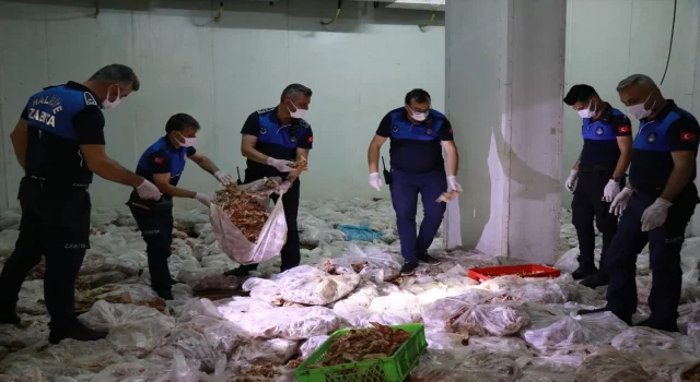 Şanlıurfa’da etiketsiz 10 ton tavuk ele geçirildi