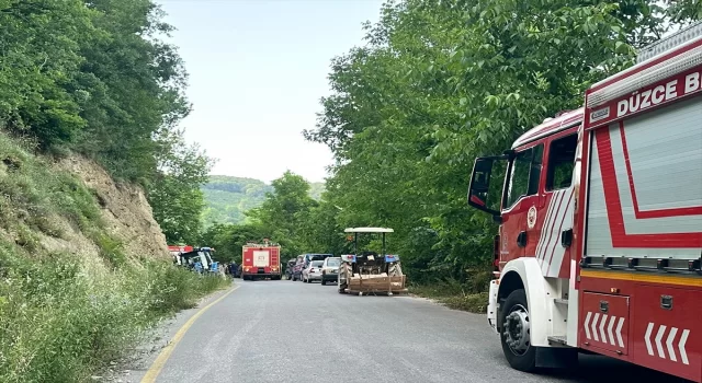 Düzce’de şarampole devrilen traktörün sürücüsü yaralandı