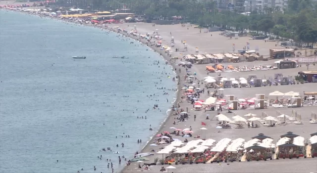 Antalya’da sıcak hava ve nem etkili oluyor