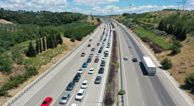 İstanbulİzmir Otoyolu’nda arife yoğunluğu