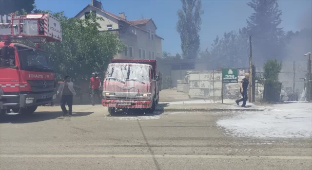 Bursa’da geri dönüşüm tesisinde çıkan yangın söndürüldü