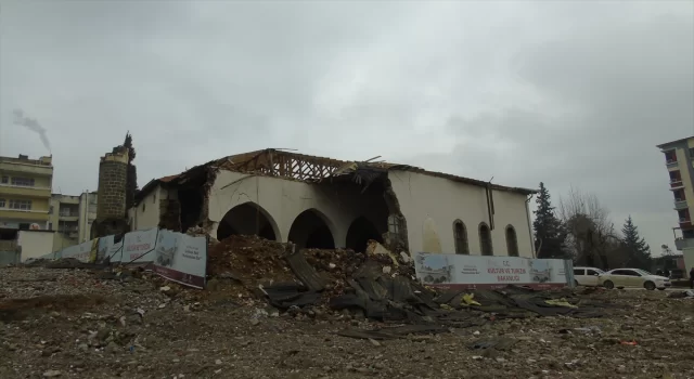 Depremlerde zarar gören 159 yıllık cami yeniden ayağa kaldırılıyor