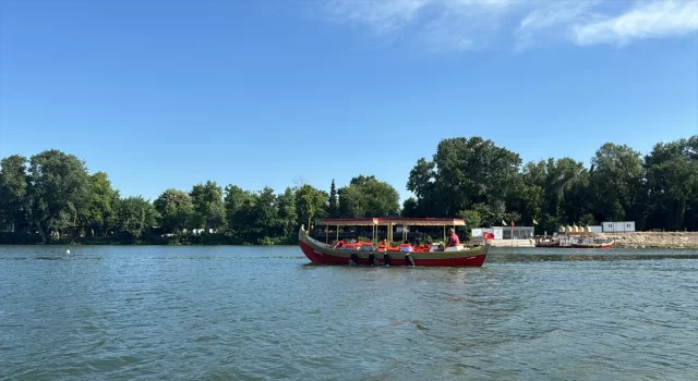 ”Balkanlar’ın boğazı” olarak anılan Meriç Nehri’nde kancabaş kayıklar için engel kalmadı