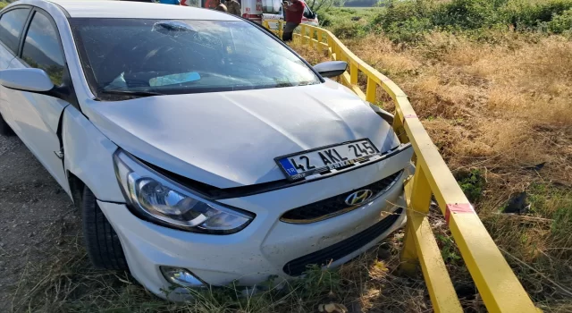 Tokat’ta bariyerlere çarpan otomobildeki 3 kişi yaralandı