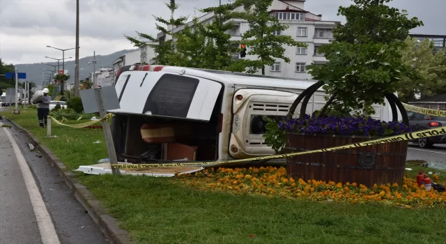 Ordu’da minibüsün devrildiği kazada 1 kişi öldü, 4 kişi yaralandı