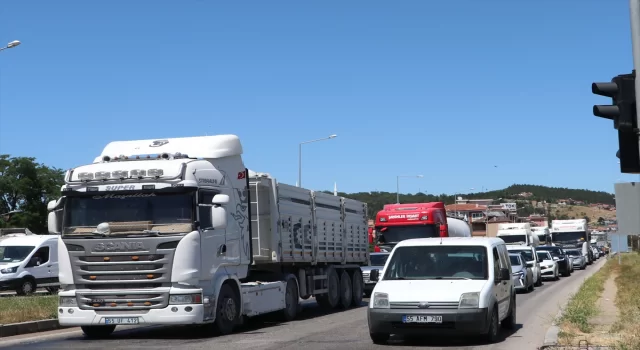 SamsunAnkara kara yolu Havza geçişinde bayram dönüşü yoğunluğu