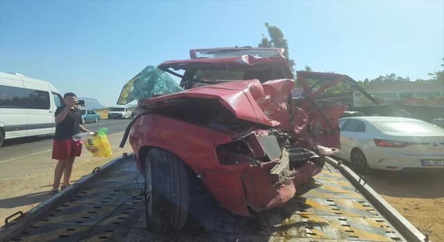 İzmir’deki kazada karı koca hayatını kaybeti, 7 kişi yaralandı