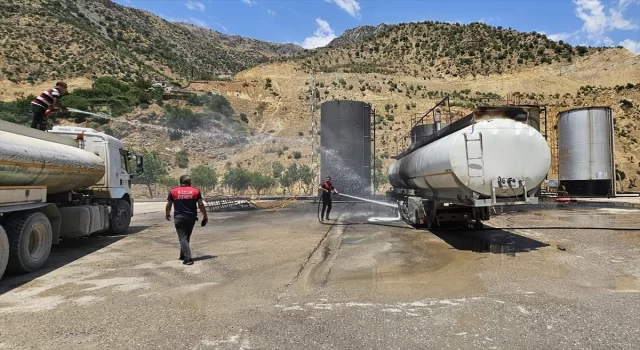 Batman’da petrol sahasındaki yakıt tankerinde çıkan ve stok deposuna sıçrayan yangın söndürüldü