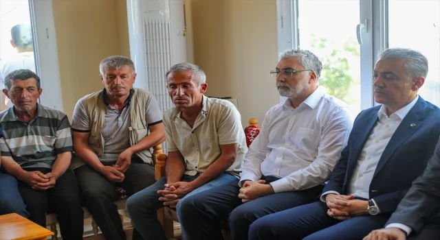 Bakan Işıkhan, Mardin’de anız yangınlarında ölenlerin yakınlarını ziyaret etti