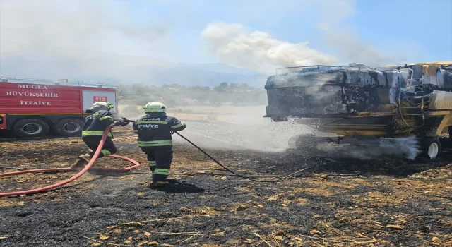 Muğla’da biçerdöverden buğday tarlasına sıçrayan yangın söndürüldü