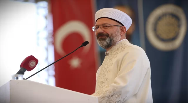 Diyanet İşleri Başkanı Erbaş, Ankara Üniversitesi İlahiyat Fakültesi’nin mezuniyet töreninde konuştu: