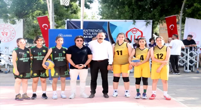 Siirt’te ”Sokaklar Bizim 3x3 Basketbol Gençlik Kupası” finalleri başladı